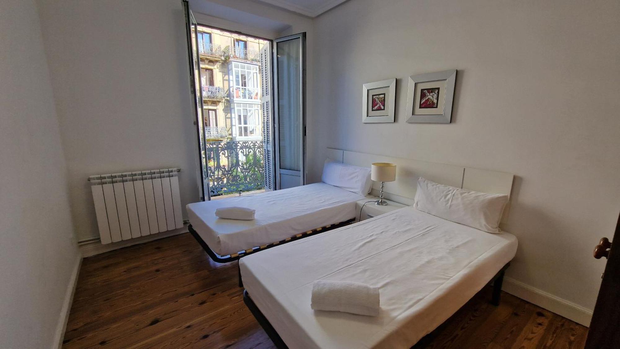 Home In The Heart Of Donostia! Сан Себастиан Екстериор снимка